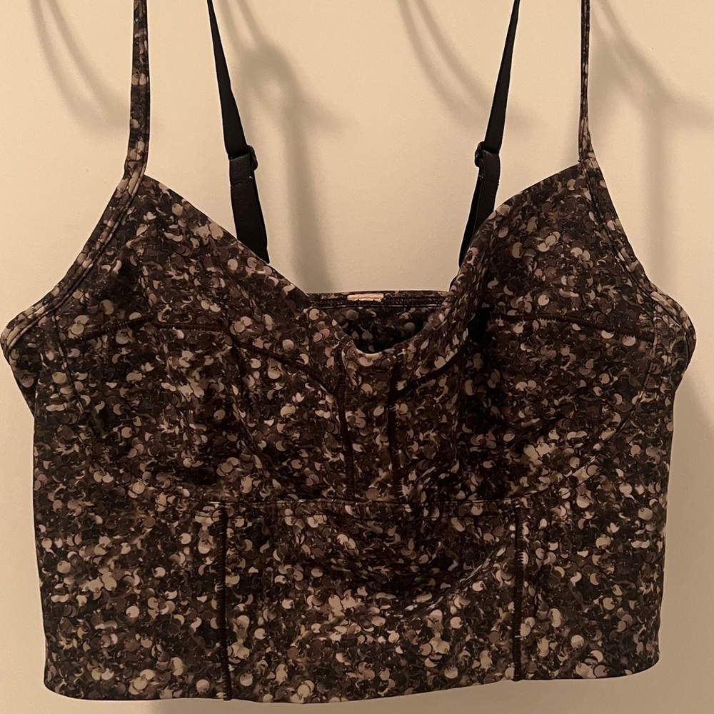 lululemon cropped exercise top size 4